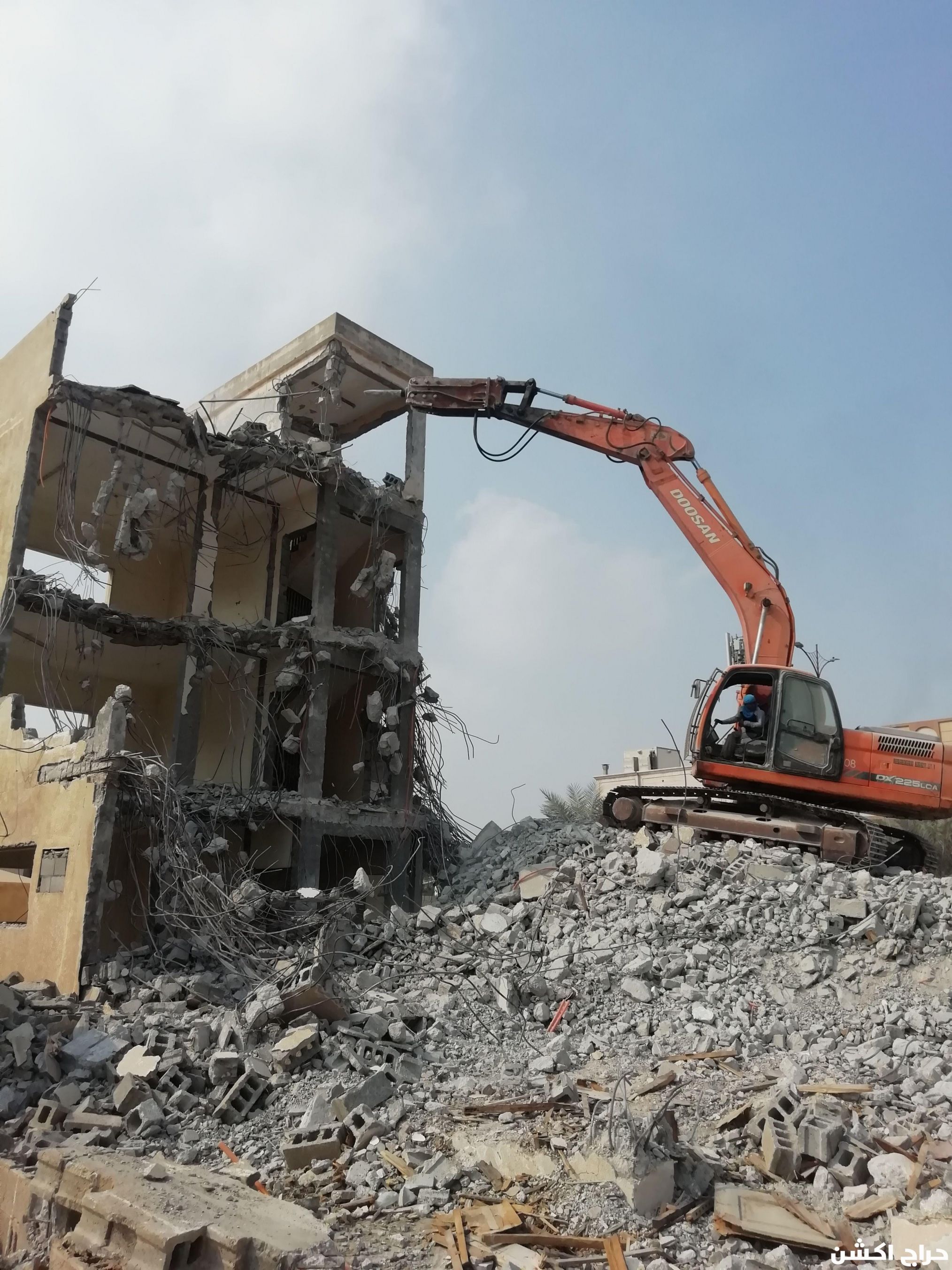 مقاول هدم وتكسير المباني وجميع أعمال التكسير