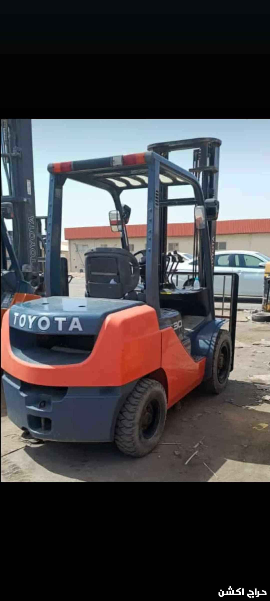 رافعه شوكيه و كرينات للإيجار جميع أنواعها واحجامها