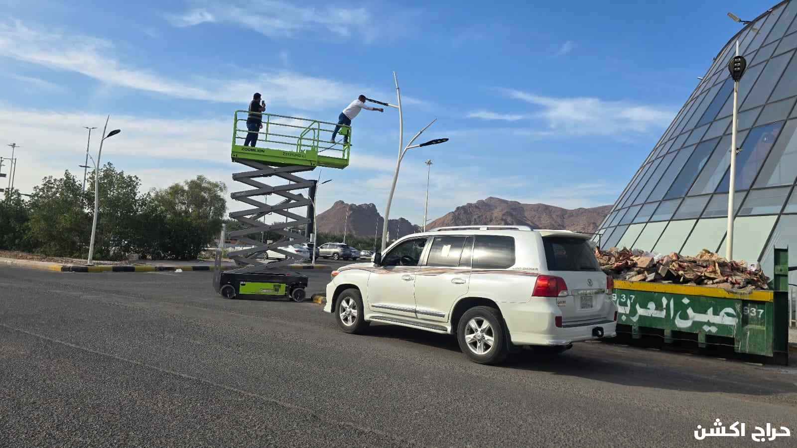 سيزر لفت مانلفت للايجار روافع شوكيه ومقصية للايجار