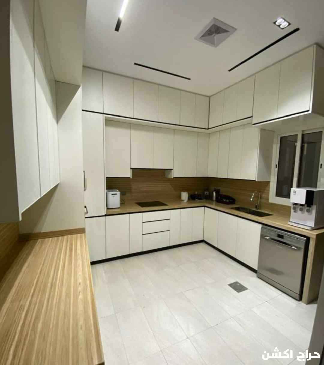 مطبخ تفصيل صاج الماني جديد رفوف اربعه ملي حديثه رخام صناعي وامركي وجلقسي مفصلات ايطالي حسب المقاسات وتصميم وطلب ازبوان اي شكل واي تصميم عمق ستين ارتفاع مترين وعشرين قطع عام بل متر ضمان عشر سنوات جودة عالية