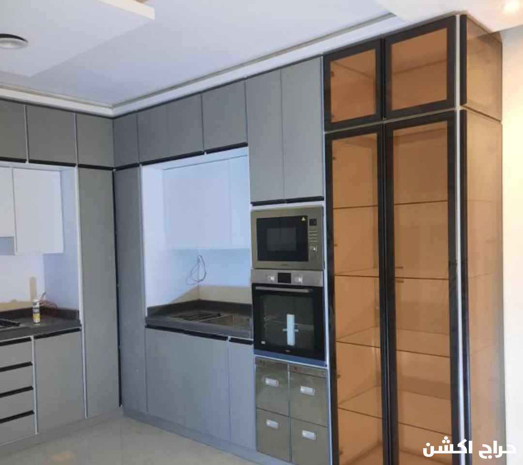 مطبخ تفصيل صاج الماني جديد رفوف اربعه ملي حديثه رخام صناعي وامركي وجلقسي مفصلات ايطالي حسب المقاسات وتصميم وطلب ازبوان اي شكل واي تصميم عمق ستين ارتفاع مترين وعشرين قطع عام بل متر ضمان عشر سنوات جودة عالية