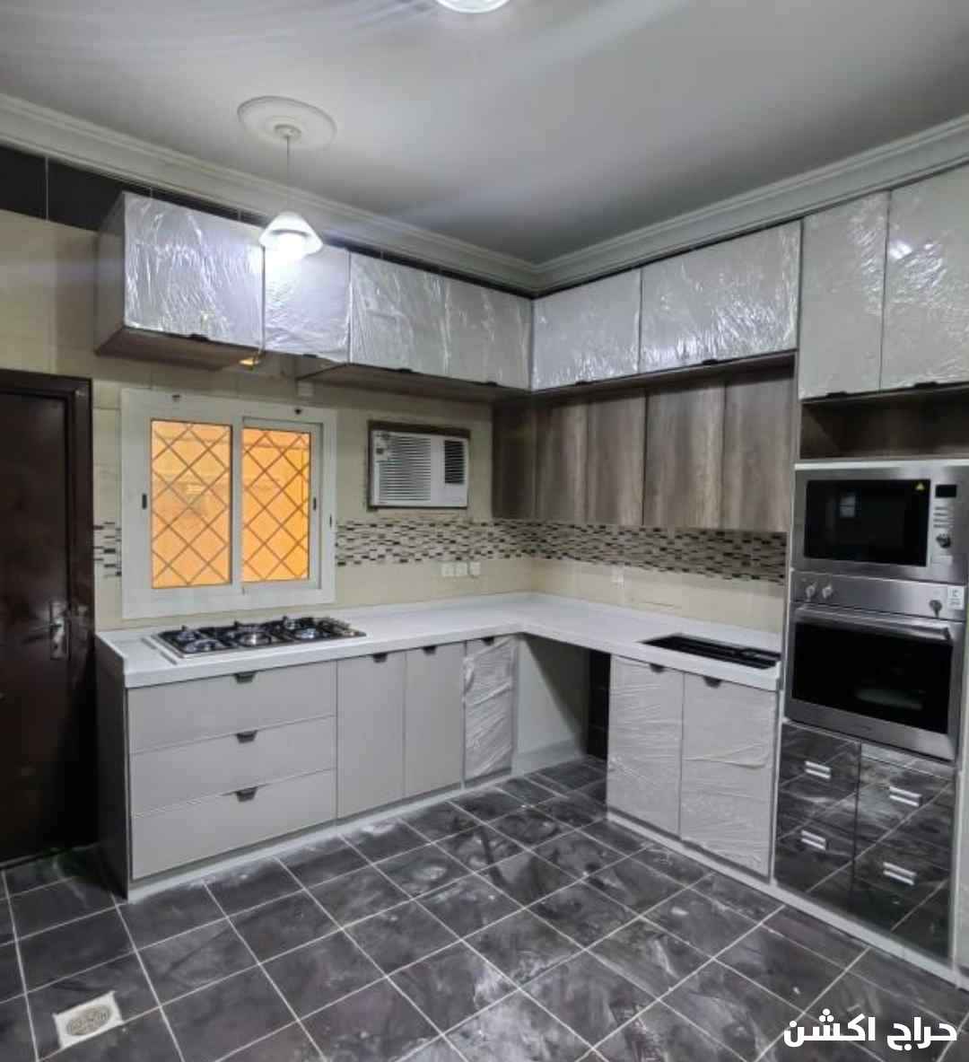 مطبخ تفصيل صاج الماني جديد رفوف اربعه ملي حديثه رخام صناعي وامركي وجلقسي مفصلات ايطالي حسب المقاسات وتصميم وطلب ازبوان اي شكل واي تصميم عمق ستين ارتفاع مترين وعشرين قطع عام بل متر ضمان عشر سنوات جودة عالية