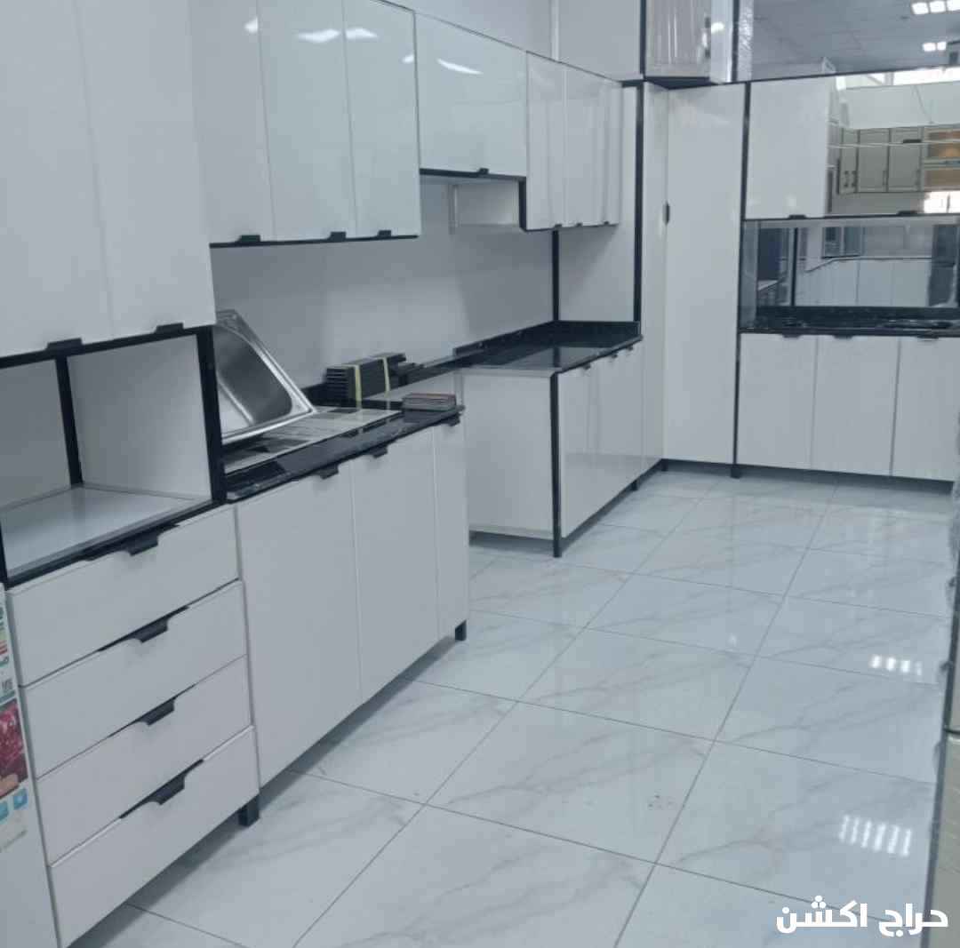 مطبخ تفصيل صاج الماني جديد رفوف اربعه ملي حديثه رخام صناعي وامركي وجلقسي مفصلات ايطالي حسب المقاسات وتصميم وطلب ازبوان اي شكل واي تصميم عمق ستين ارتفاع مترين وعشرين قطع عام بل متر ضمان عشر سنوات جودة عالية