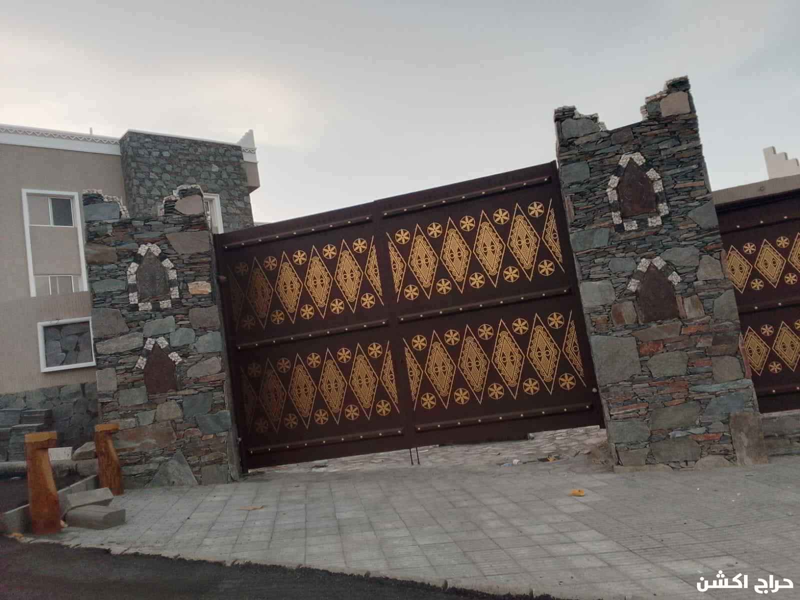 معلم حجر تلبيس 