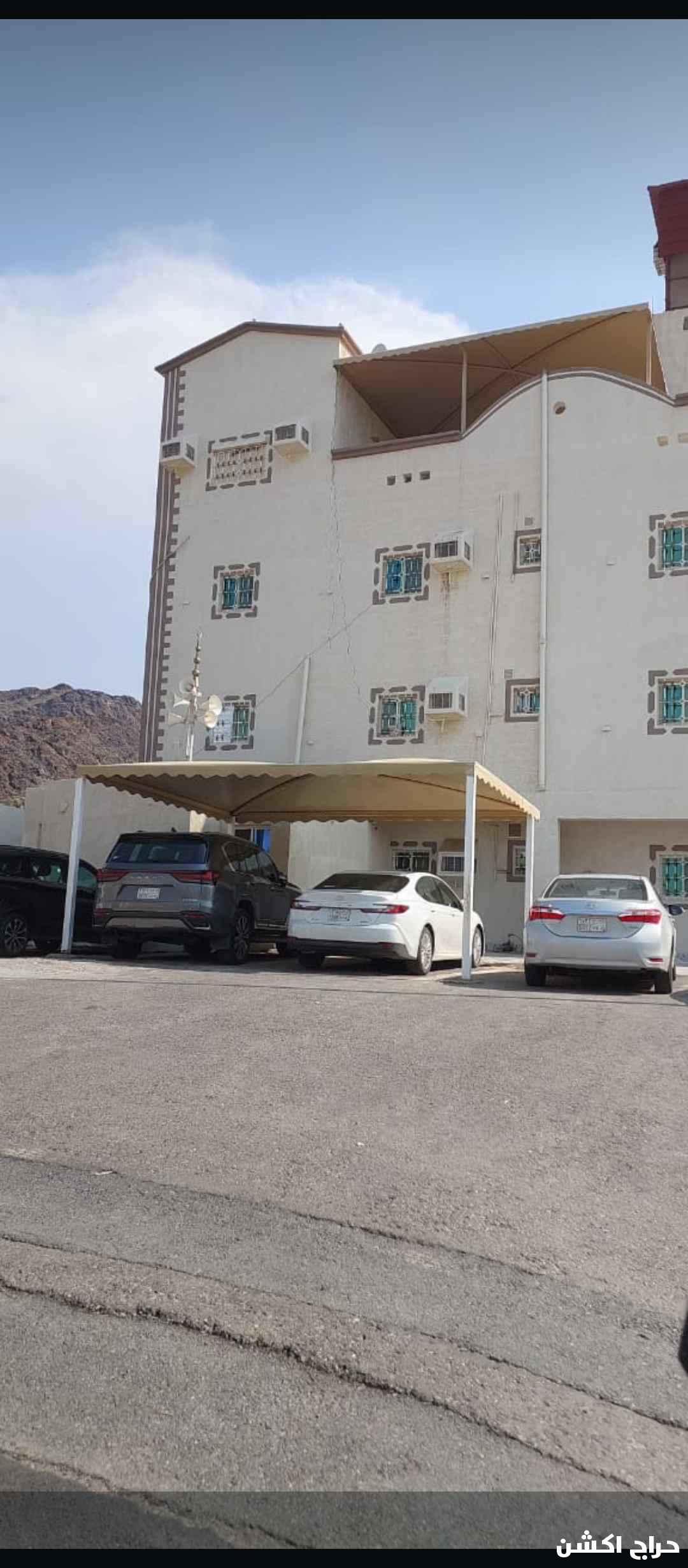 مظلات وسواتر محايل