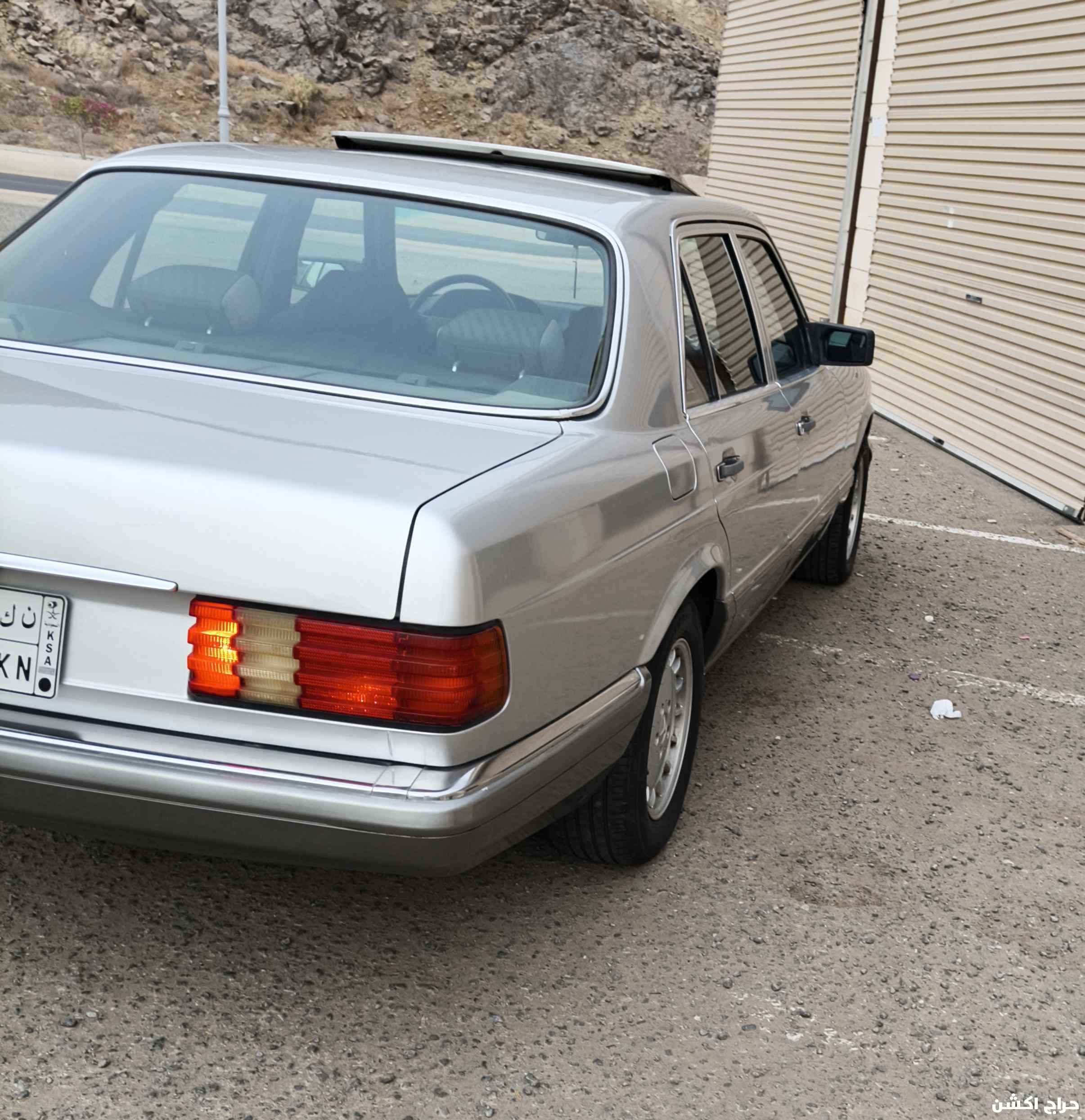 مرسيدس 1990