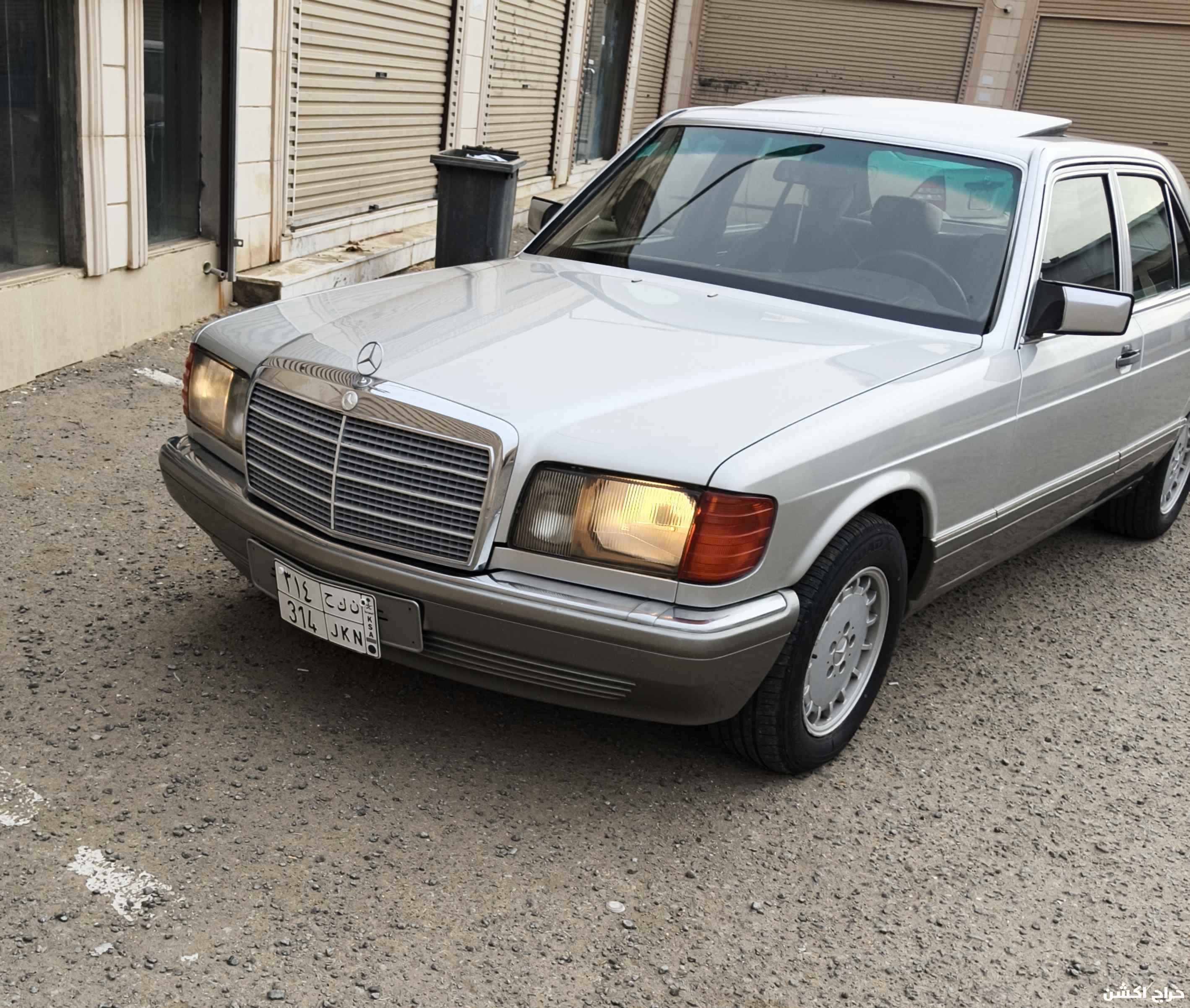 مرسيدس 1990
