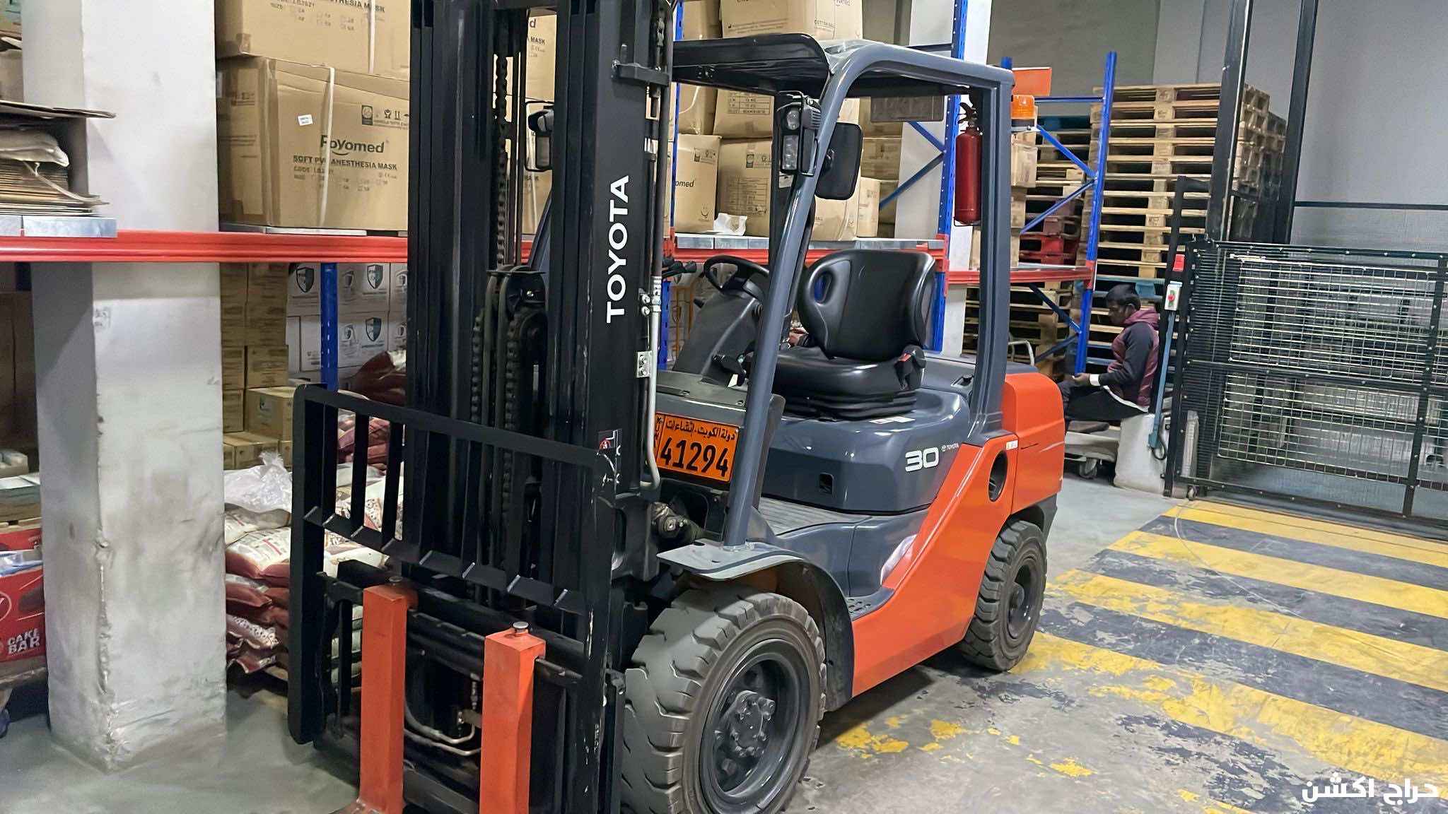 تأجير رافعات شوكيه ومانلفت سيزرلفت