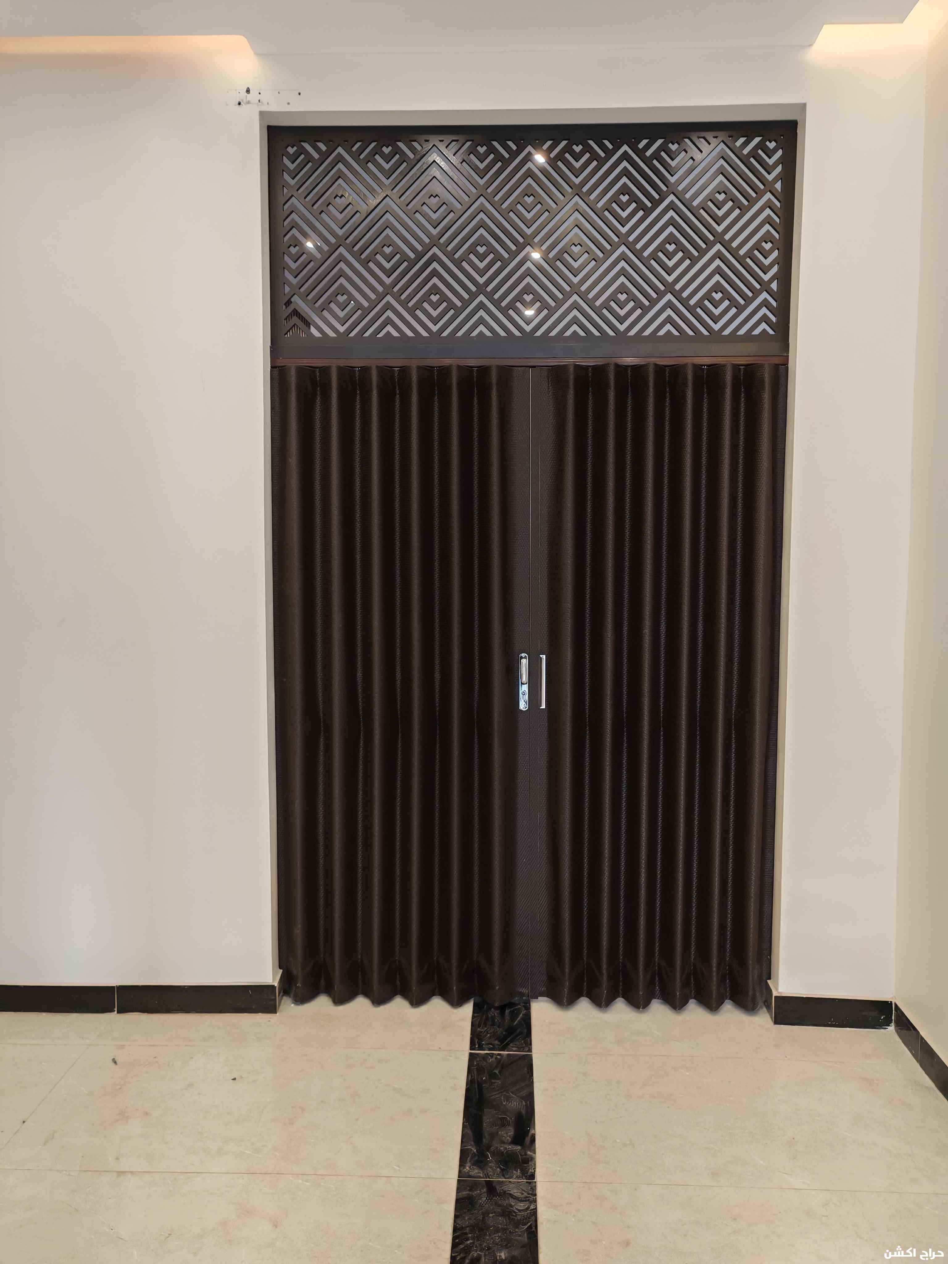 أبواب سحاب بلاستيك او جلد 