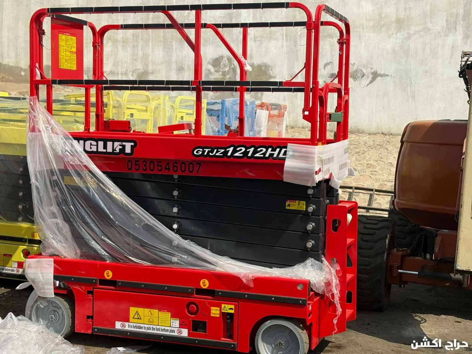 سيزر لفت 12متر14متر كهرباء للايجار