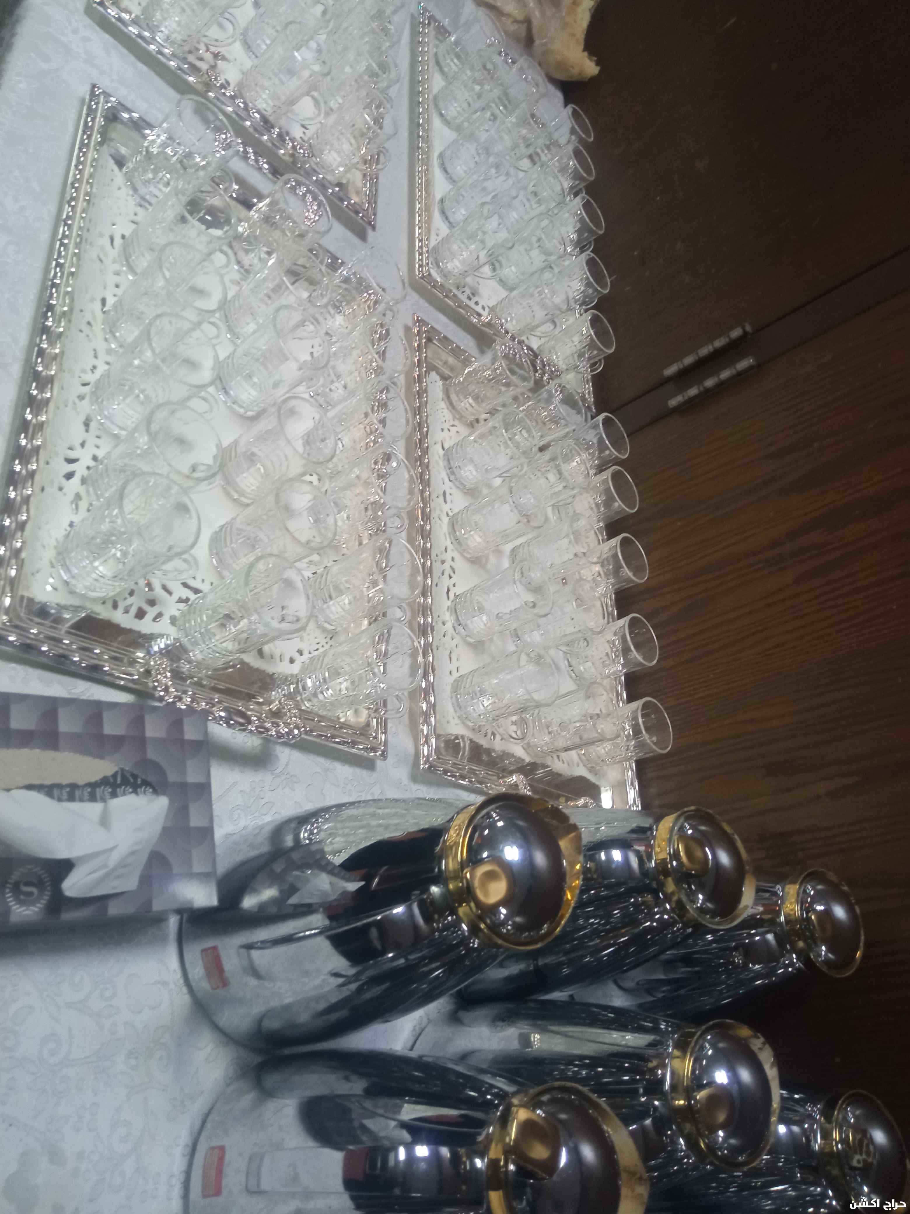 قهوجين وصبابين رجال ونساء تاجير كراسي طولات خيم 