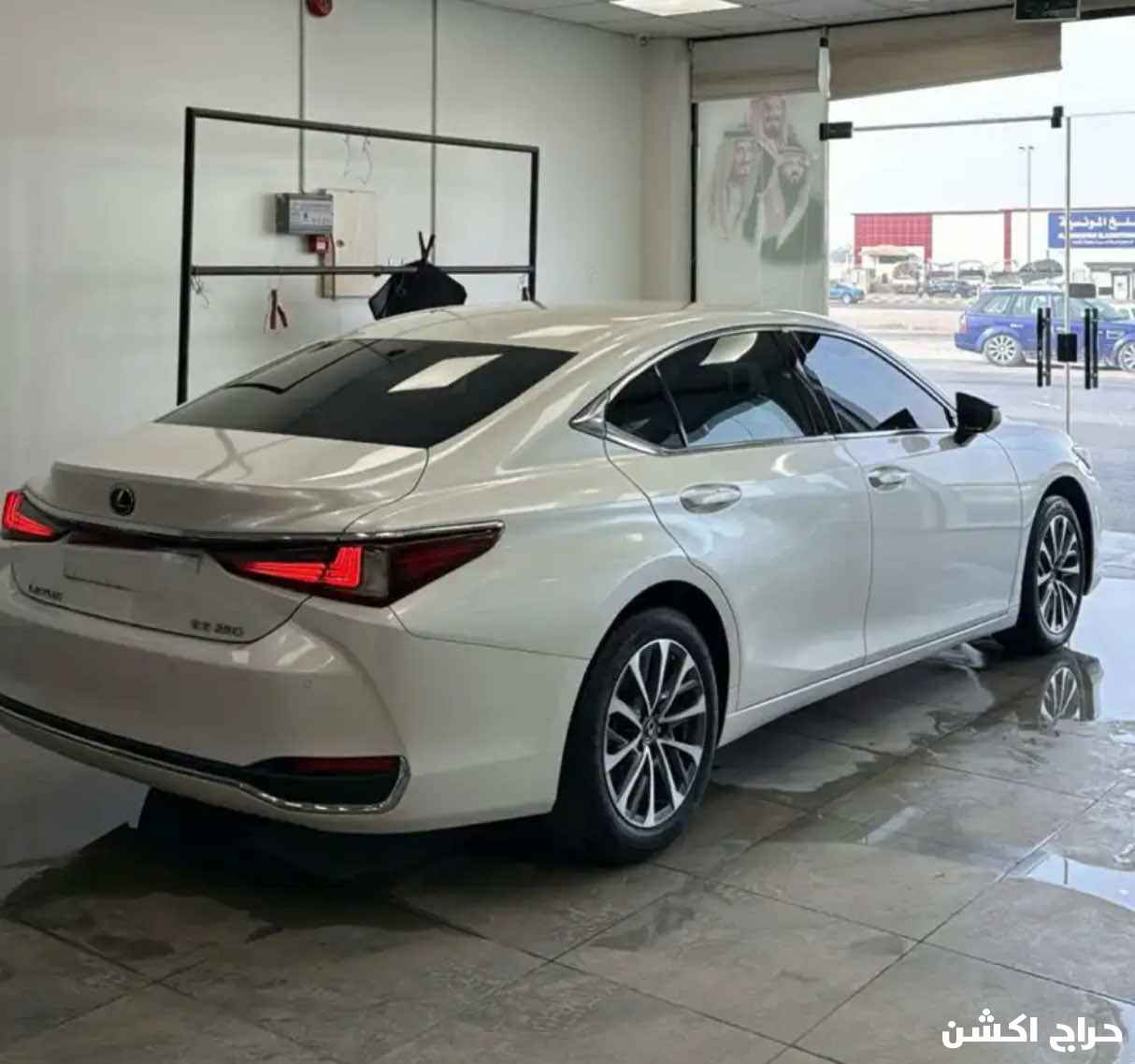 لكزس ٢٠٢٤ es250