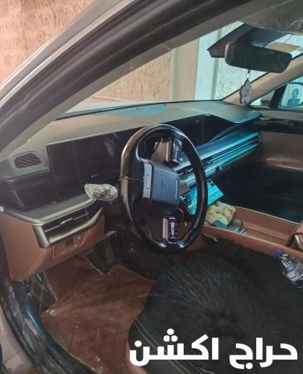 ازيرا ٢٠٢٥ مستخدم
