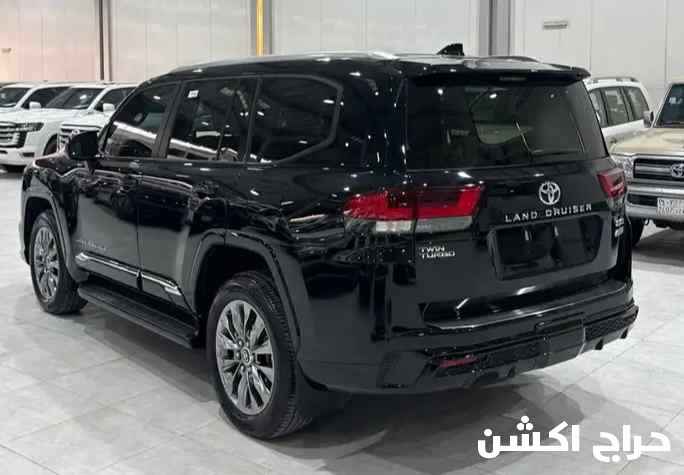 لاندكروزر GXR.L5.2026 تون تيربو وارد الساير عداد 10 الف
