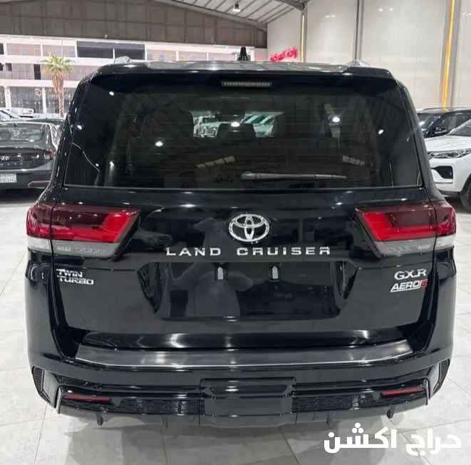 لاندكروزر GXR.L5.2026 تون تيربو وارد الساير عداد 10 الف
