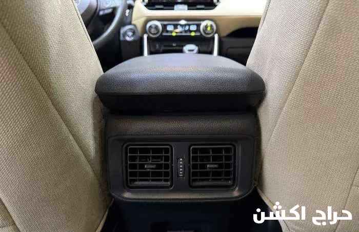 تويوتا - راف فور ليمتد 4X4 - 2025 هايبرد