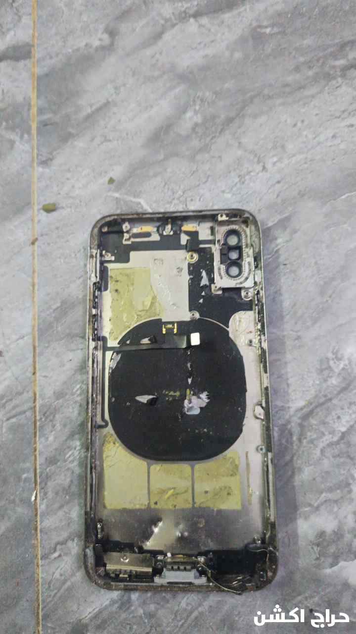 يوجد لدي جوالات خربانه بعضها يبي شاشه وبعضها بطاريه واجرام جوالات ايفون سامنسونج ال جي