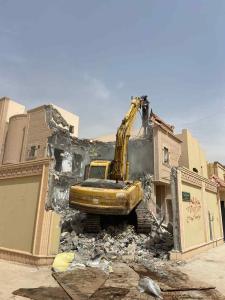 نقوم بهدم المباني وشراء جميع انواع السكراب والالمنيوم ونحاس والمعادن 