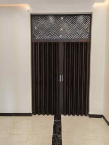 أبواب سحاب بلاستيك او جلد 