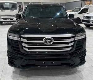 لاندكروزر GXR.L5.2026 تون تيربو وارد الساير عداد 10 الف